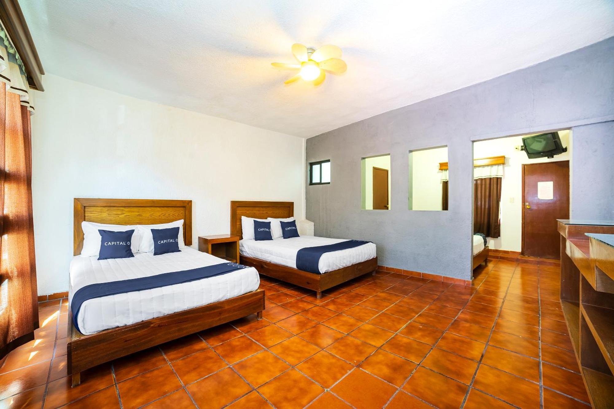 Capital O Hotel Casa Blanca Celaya  Exteriör bild